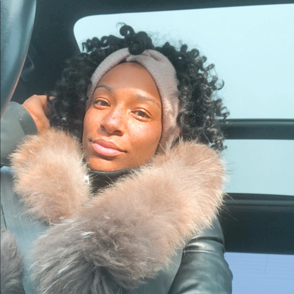 Meet your Posher, Honey - Picture 1 of 1